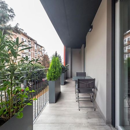 Comfy Apt With Private Parking & Balcony มิลาน ภายนอก รูปภาพ